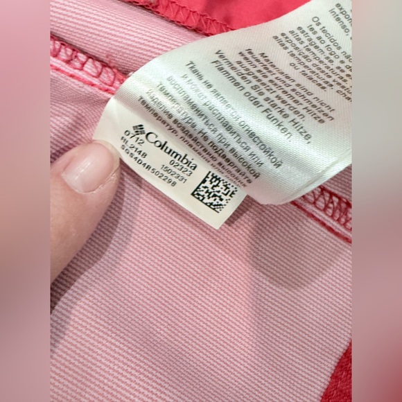 Columbia rain coat, red, medium, new - Picture 6 of 8